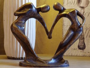 Tuinbeeld - bronzen beeld - Abstract danspaar klein model - Bronzartes - 24 cm hoog