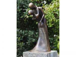 Bronzen tuinbeeld: Dansend paar - Bronzartes