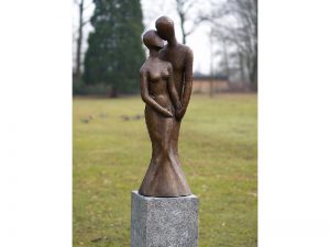 Tuinbeeld - bronzen beeld - Modern liefdespaar - 95 cm hoog