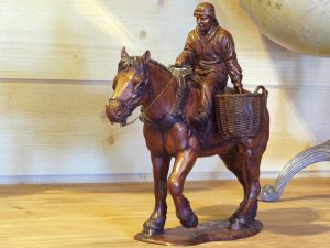 Tuinbeeld - bronzen beeld - Garnaalvisser te paard - 28 cm hoog Bronzartes