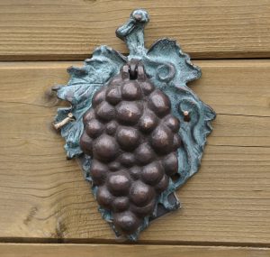 Beeld brons - tuinbeeld - Druiventros deurkloper - 15 cm hoog