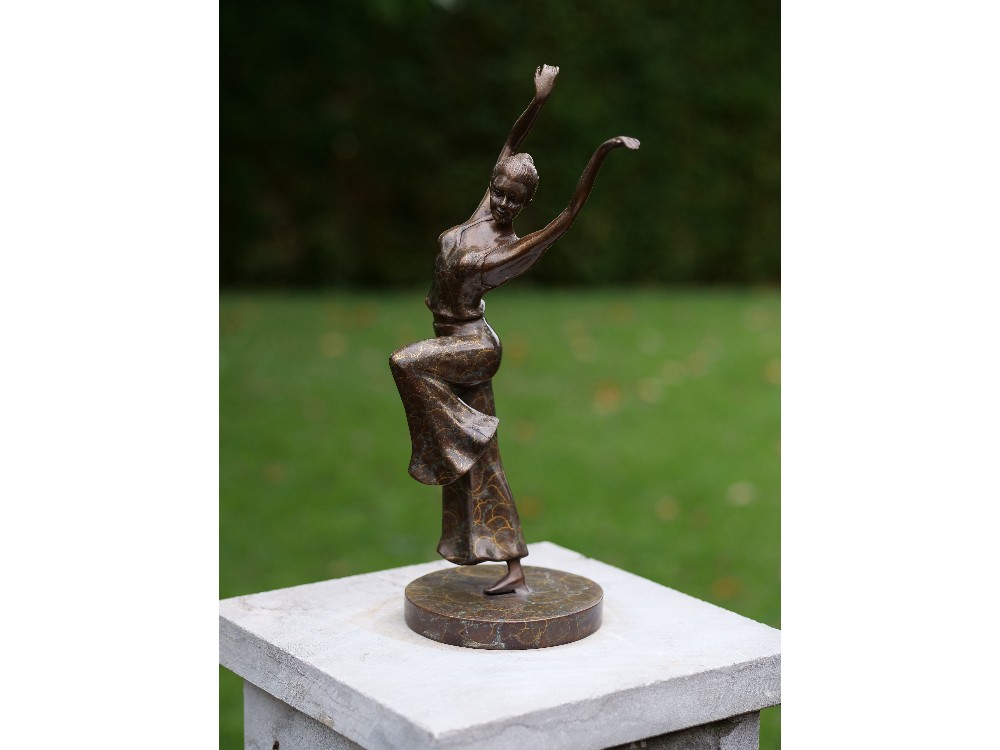 Tuinbeeld - bronzen beeld - Dansende vrouw