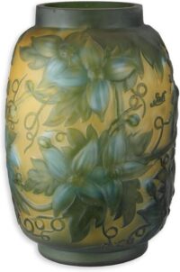Glazen vaas - Blauwe bloemen - Cameo Glas - 29 cm hoog